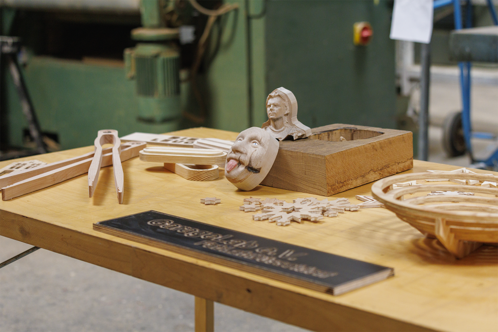 CNC gefräste Holzexponate