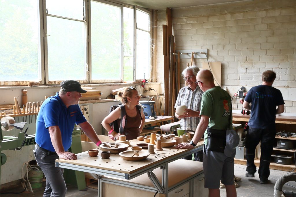 gedrechselte Exponate