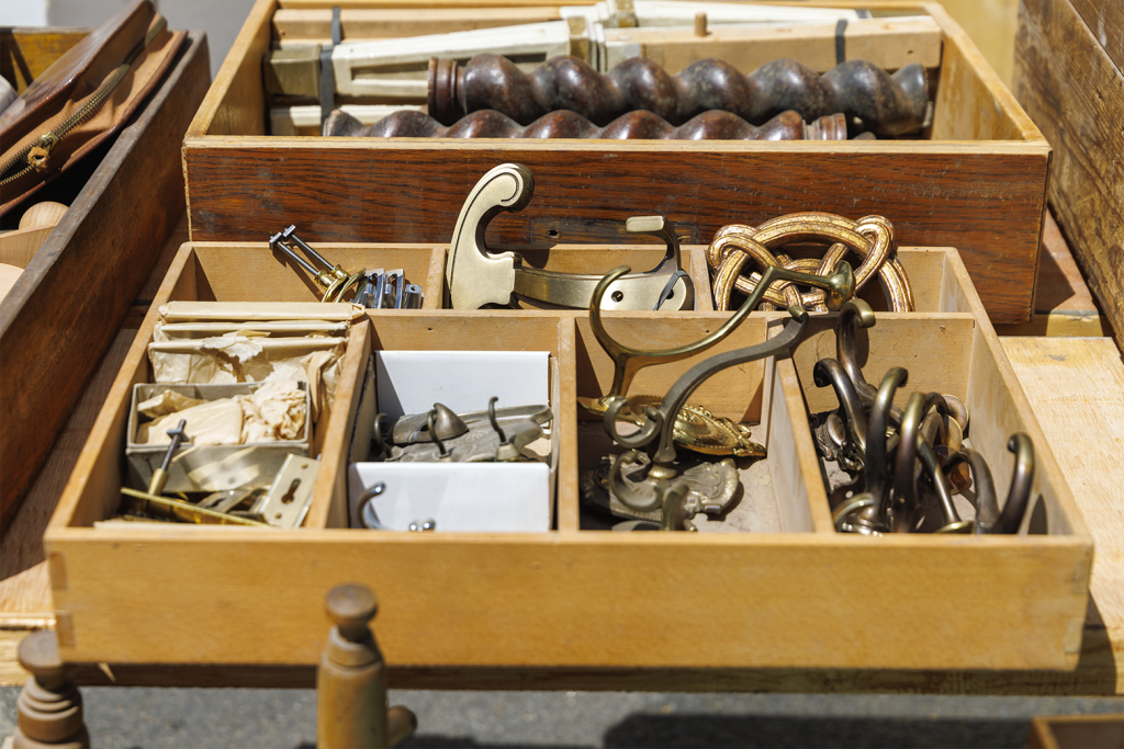 Flohmarkststand von KÜSSDENFROSCH
