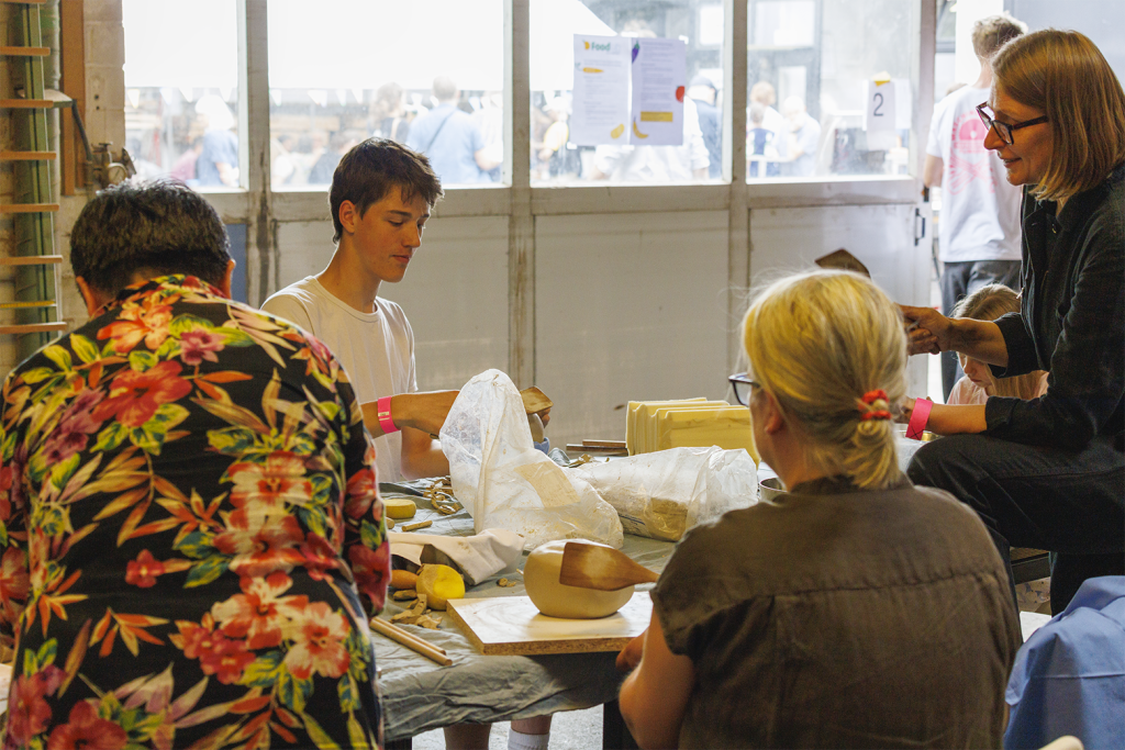 Töpferkurs des Maschinendorfs