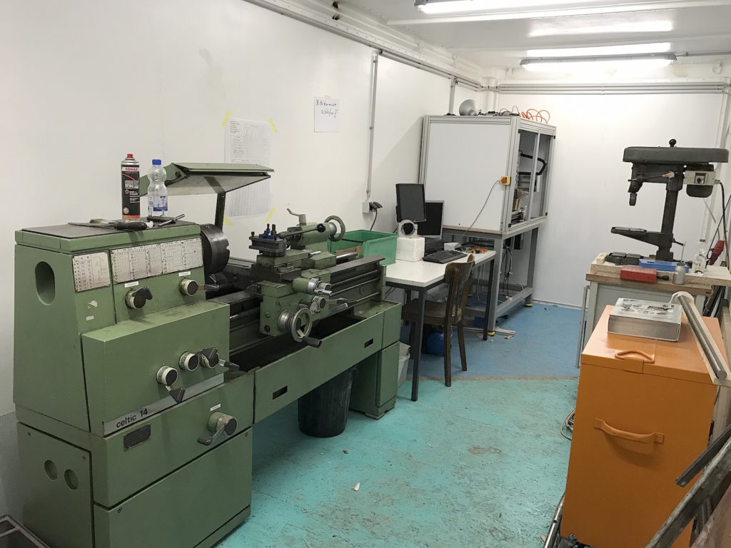 GarageLab Metallwerkstatt - Blick in den Container