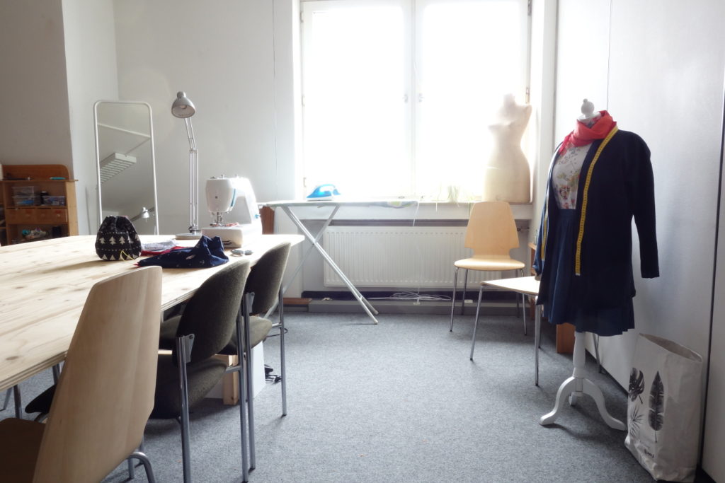 Bild zeigt Räumlichkeiten der Nähwerkstatt